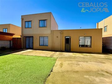 Casa en venta de 3 dorm. en Villa Alemana