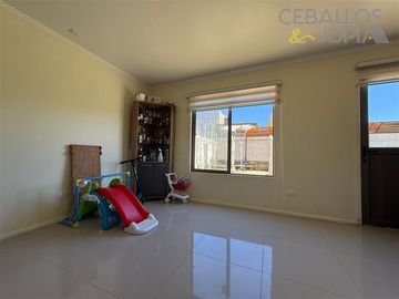 Casa en venta de 3 dorm. en Villa Alemana