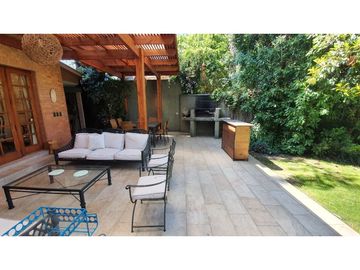 Casa En Venta / Los Trapenses / Colegio Everest
