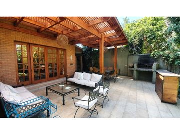 Casa En Venta / Los Trapenses / Colegio Everest