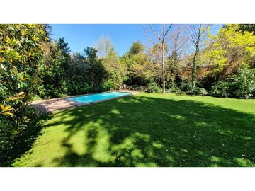 Casa En Venta / Los Trapenses / Colegio Everest