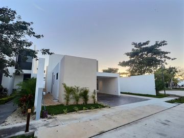 Venta de Casa en Jardines de Conkal