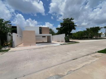 Venta de Casa en Jardines de Conkal