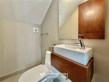 Casa en venta de 4 dorm. en Lo Barnechea
