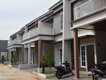 hunian masuk 2 mobil akses dekat jalan raya