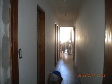 Casa de tres dormitorios sobre terreno de 10mt de frente por 30mt