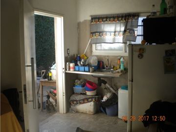 Casa de tres dormitorios sobre terreno de 10mt de frente por 30mt