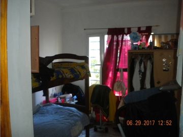Casa de tres dormitorios sobre terreno de 10mt de frente por 30mt