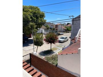 Duplex dos baños dos dormitorios y cochera