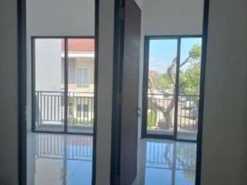 Rumah Minimalis Taman Mutiara, Pakuwon City Hadap Barat