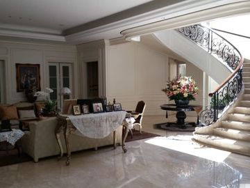 Rumah LUX Prestisius Di Menteng Jakarta Pusat