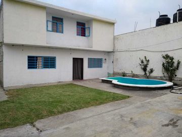 VENTA DE CASA SOLA CON ALBERCA EN YECAPIXTLA, MOR