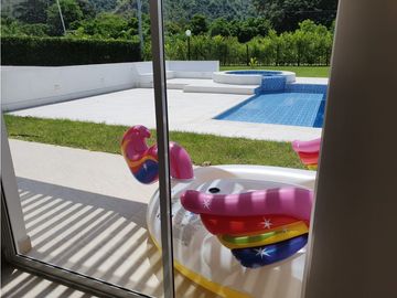 CASA CAMPESTRE  VENTA SANTAFÉ DE ANTIOQUIA  A  PUERTA CERRADA