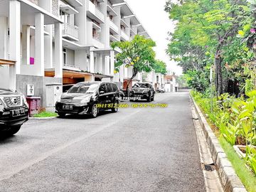 TOWNHOUSE SHERWOOD GARDEN RESIDENCE KELAPA GADING