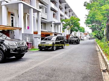 TOWNHOUSE SHERWOOD GARDEN RESIDENCE KELAPA GADING