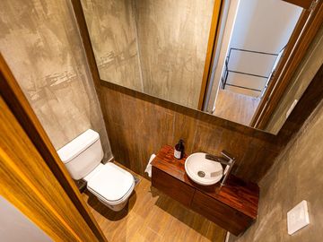 Venta departamento duplex de dos dormitorios con terraza exclusiva. Rosario, Fisherton