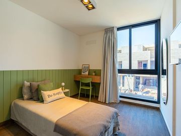 Venta departamento duplex de dos dormitorios con terraza exclusiva. Rosario, Fisherton