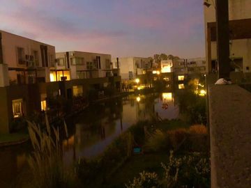 Venta de Dúplex de 3 ambientes con cochera en Barrio Senderos, Nordelta