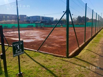 Venta de Dúplex de 3 ambientes con cochera en Barrio Senderos, Nordelta