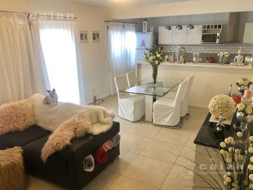 Venta de Dúplex de 3 ambientes con cochera en Barrio Senderos, Nordelta