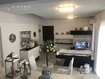 Venta de Dúplex de 3 ambientes con cochera en Barrio Senderos, Nordelta