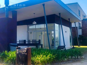 Venta de Dúplex de 3 ambientes con cochera en Barrio Senderos, Nordelta