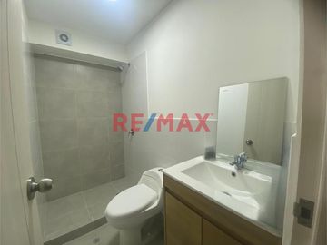 ¡Conecta con la ciudad, vive cerca de todo!

Este moderno departamento se ubica en uno de los mejores puntos del Distrito de San Miguel, rodeado de