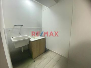 ¡Conecta con la ciudad, vive cerca de todo!

Este moderno departamento se ubica en uno de los mejores puntos del Distrito de San Miguel, rodeado de