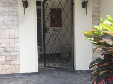 Rumah Mewah Di Tubagus Ismail Sayap Dago Kota Bandung