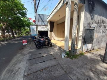 Ruang usaha semolowaru klampis Row jalan besar