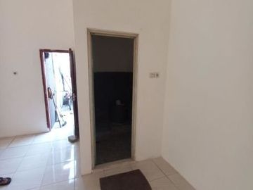 Ruang usaha semolowaru klampis Row jalan besar