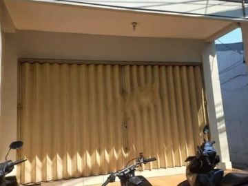 Ruang usaha semolowaru klampis Row jalan besar