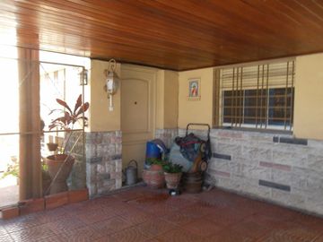 VENTA CASA MULTIFAMILIAR SOBRE LOTE PROPIO, CHILAVERT