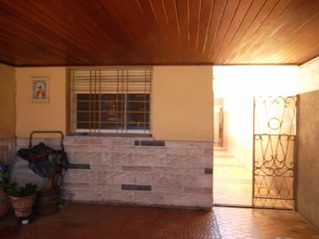 VENTA CASA MULTIFAMILIAR SOBRE LOTE PROPIO, CHILAVERT
