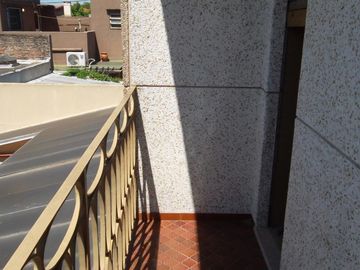 VENTA CASA MULTIFAMILIAR SOBRE LOTE PROPIO, CHILAVERT