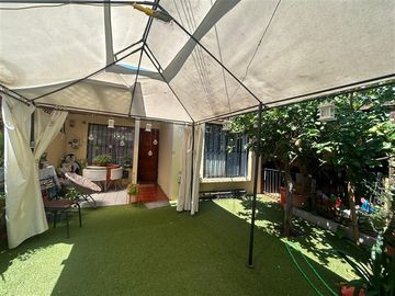 Casa en venta de 3 dorm. en Pudahuel