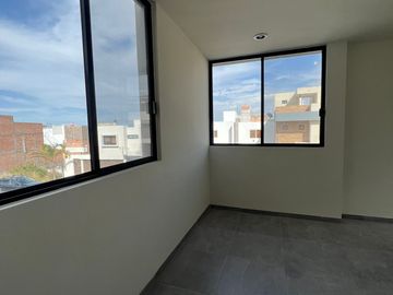 CASA EN VENTA VILLAMAGNA CON 4 HABITACIONES 4 BAÑOS  Y ROOF GARDEN