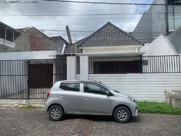 Rumah Manyar Tirtomoyo Minimalis, Carport 2 Mobil, Row 3 Mobil