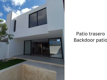 Casa con terraza techada, alberca, cochera para 2 autos, en venta, Xcanatun
