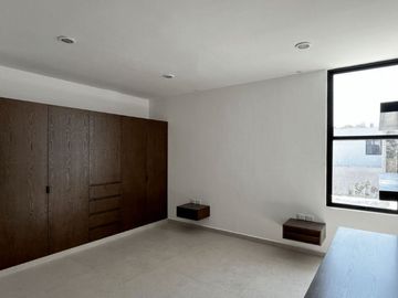 Casa con terraza techada, alberca, cochera para 2 autos, en venta, Xcanatun