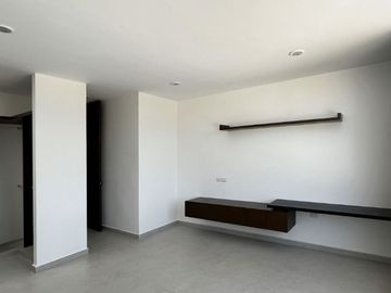 Casa con terraza techada, alberca, cochera para 2 autos, en venta, Xcanatun