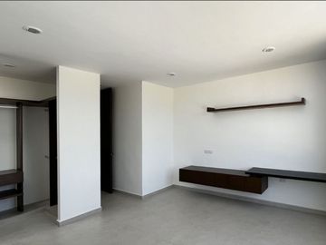 Casa con terraza techada, alberca, cochera para 2 autos, en venta, Xcanatun