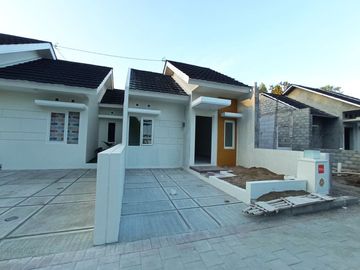 PROMO! Beli Rumah Cantik All In, Dapatkan Gratis Kanopi & Pagar