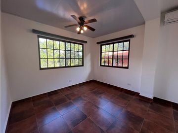 CASA EN ALTOS DEL MARIA CON PISCINA PRIVADA 1318M2 PARA INVERSION