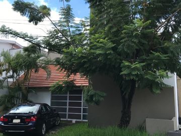 CASA CONDOMINIO ADALIA