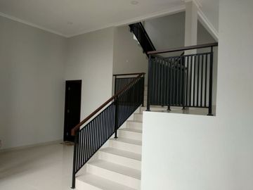 Dijual Rumah The Green Cluster Vineyard BSD City Tangerang Selatan Unit Baru Lokasi Strategis Nyaman Siap Huni