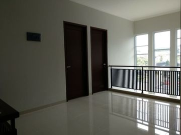 Dijual Rumah The Green Cluster Vineyard BSD City Tangerang Selatan Unit Baru Lokasi Strategis Nyaman Siap Huni