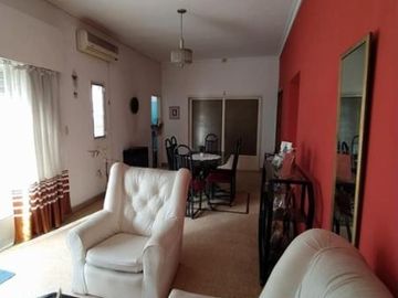 Casa en venta en Villa Luzuriaga