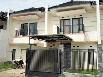 Rumah Minimalis Modern 2 Lantai Dekat Kampus Brawijaya