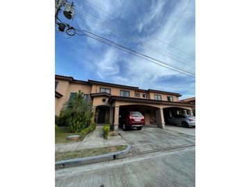 En venta hermosa casa en Versalles ( KC)